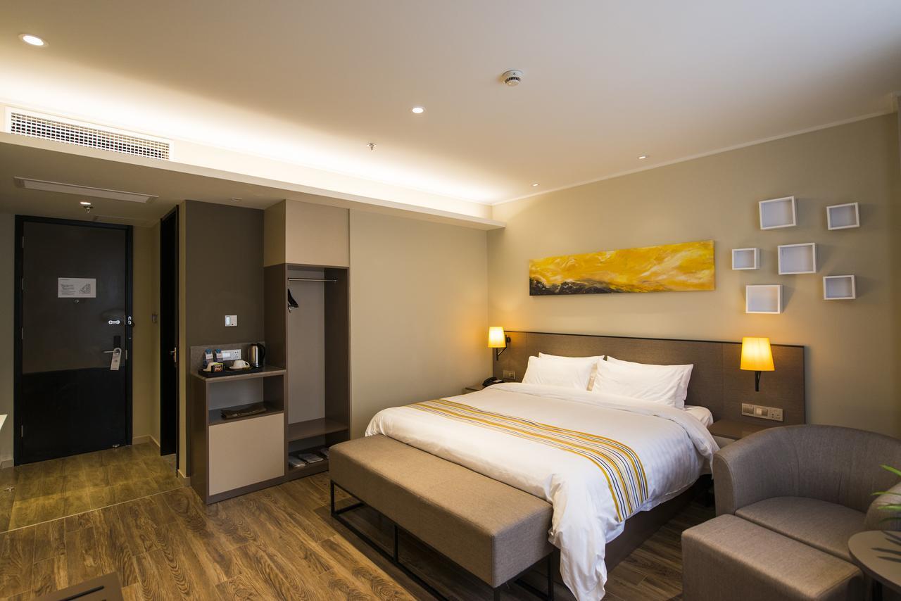 Home Inn Plus Shanghai Zhangjiang Park Экстерьер фото