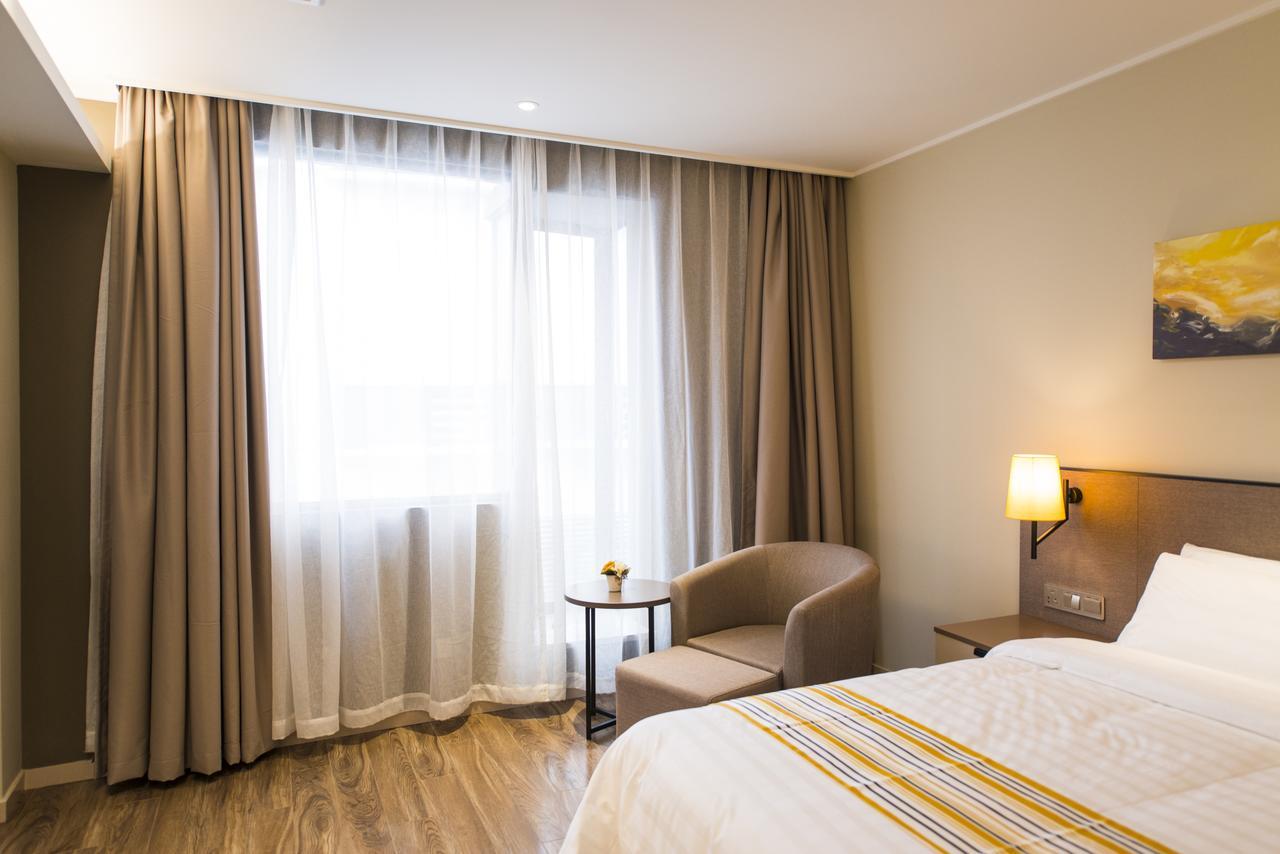 Home Inn Plus Shanghai Zhangjiang Park Экстерьер фото