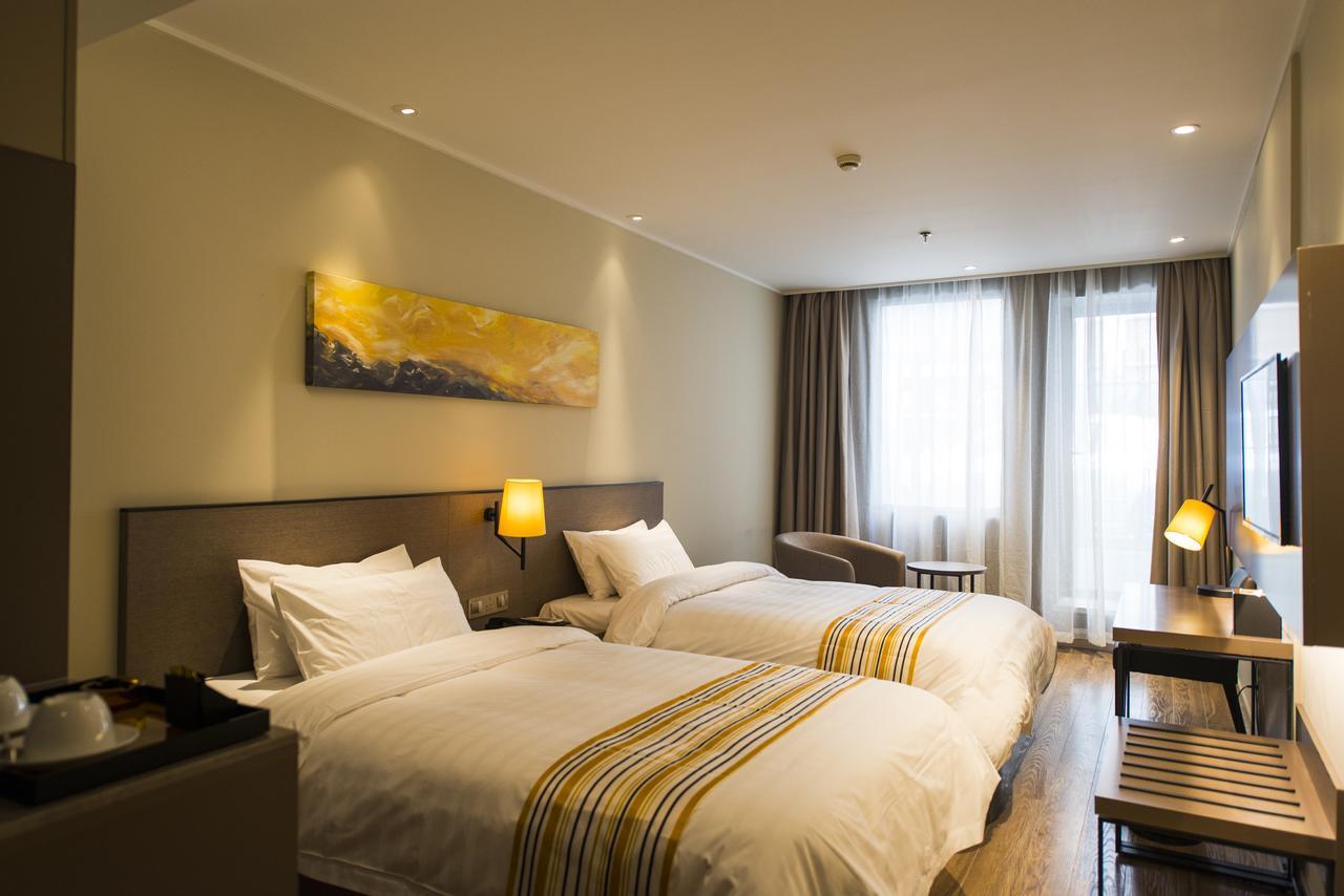 Home Inn Plus Shanghai Zhangjiang Park Экстерьер фото